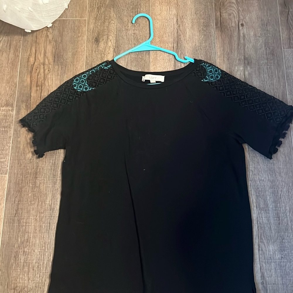 black loft tee shirt size medium
